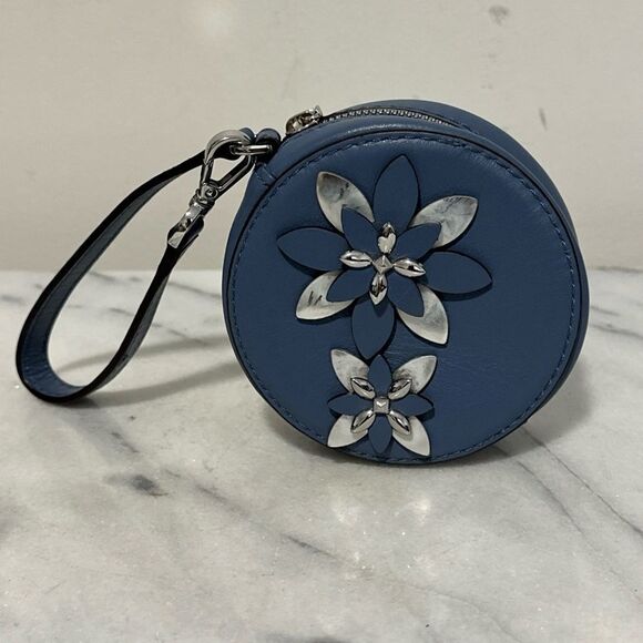 Michael Kors Blue Floral Round Wristlet bag coin purse - Picture 1 of 13